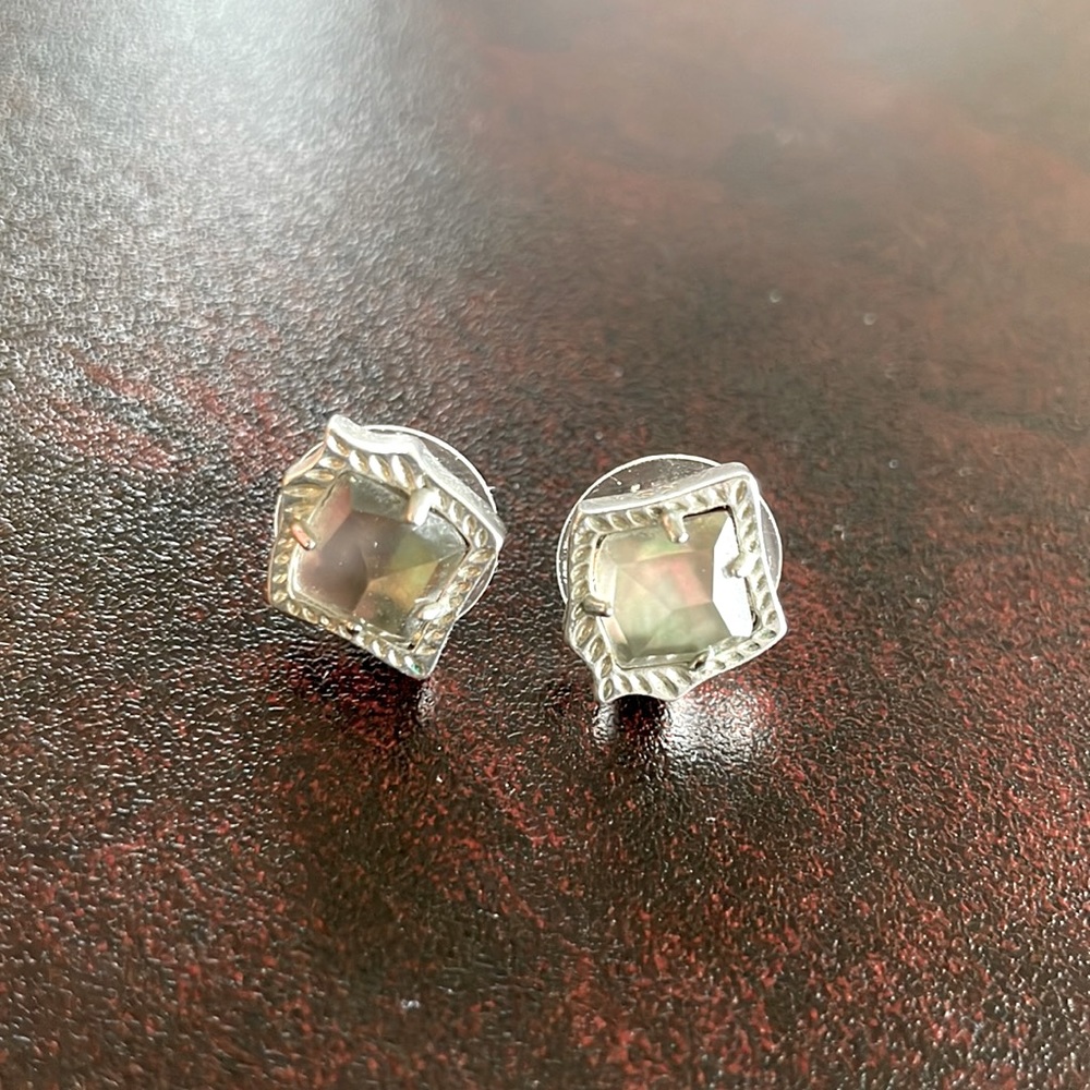 Kendra Scott silver tone gray stone stud earring